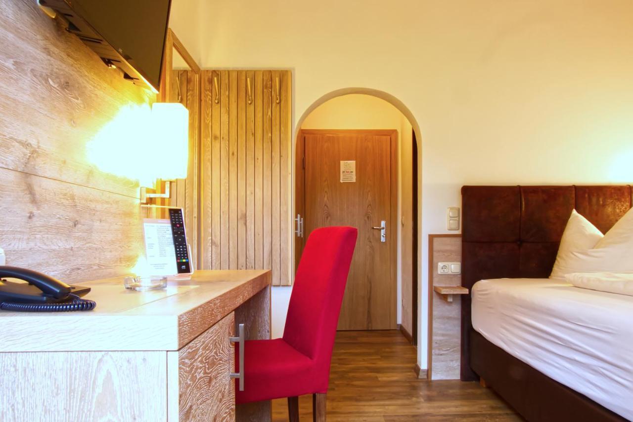 Garnihotel Zur Linde - Bayerischer Wald - Aktivcard Mit 154 Kostenfreien Leistungen - Kostenloser Parkplatz Lohberg Buitenkant foto