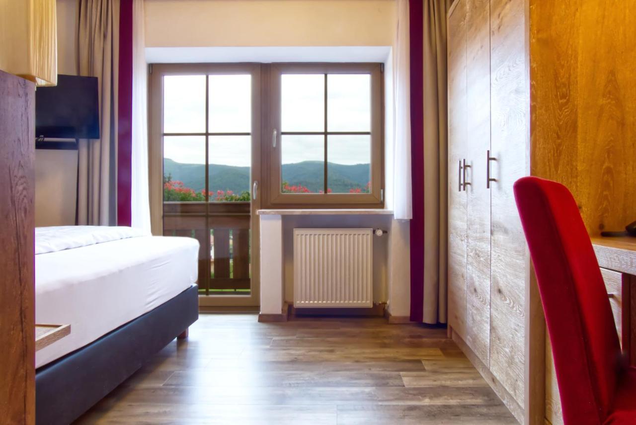Garnihotel Zur Linde - Bayerischer Wald - Aktivcard Mit 154 Kostenfreien Leistungen - Kostenloser Parkplatz Lohberg Buitenkant foto