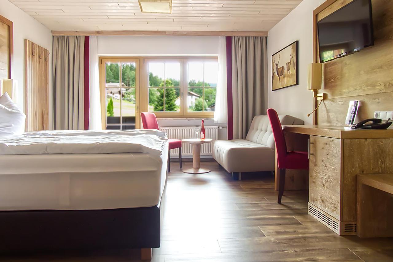Garnihotel Zur Linde - Bayerischer Wald - Aktivcard Mit 154 Kostenfreien Leistungen - Kostenloser Parkplatz Lohberg Buitenkant foto